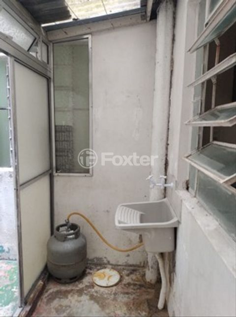 Image 5 - 888419