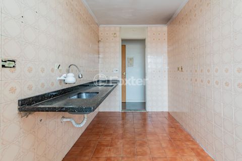 Image 14 - 888420