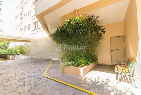 Image 17 - 888422