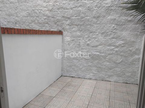Image 17 - 888425