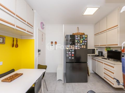 Image 7 - 888477
