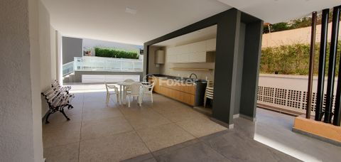 Image 17 - 888498