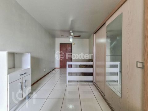 Image 7 - 888510