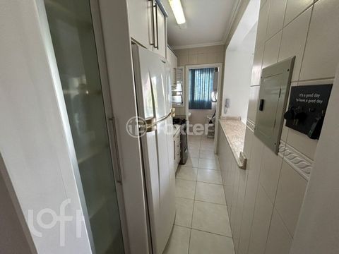 Image 6 - 888516
