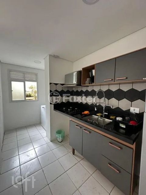 Image 17 - 888521