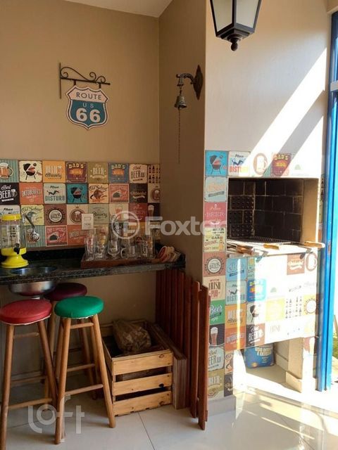 Image 8 - 888528