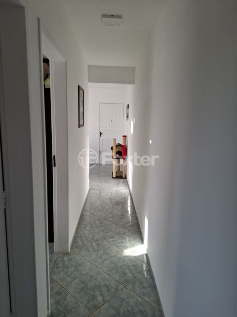 Image 9 - 888536