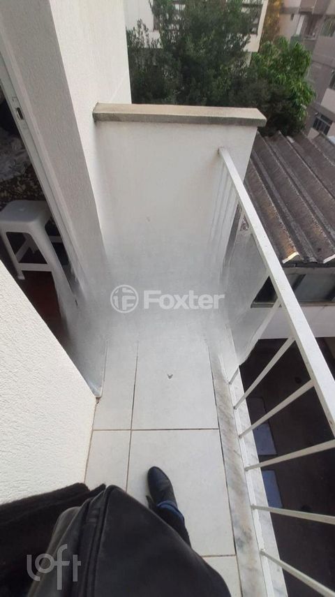 Image 7 - 888542