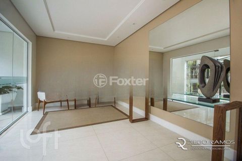 Image 19 - 888545