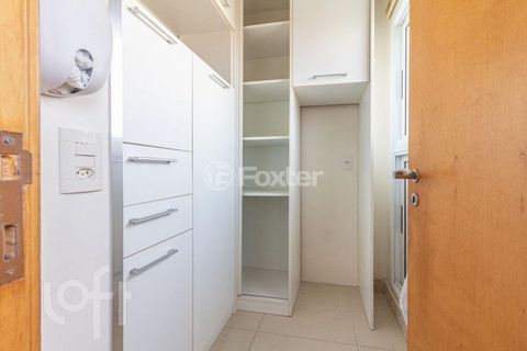 Image 9 - 888545