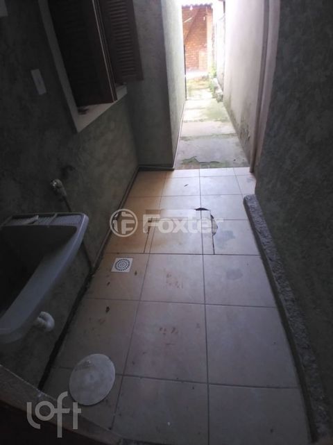 Image 9 - 888557