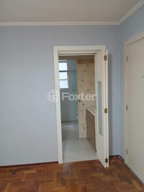 Image 3 - 888560