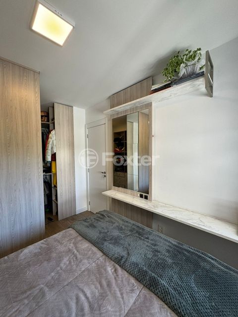 Image 6 - 888575
