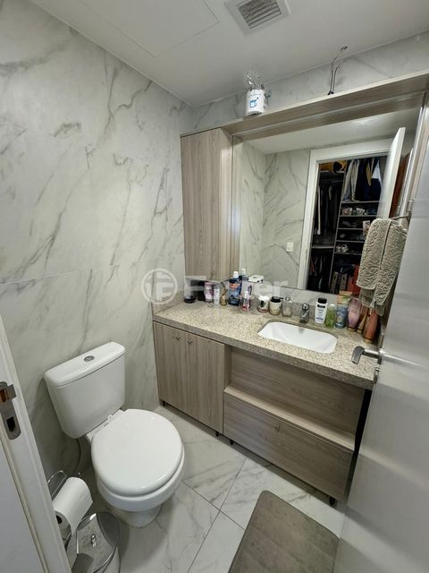 Image 8 - 888575