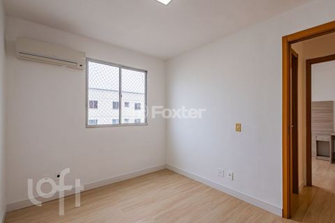 Image 9 - 888576