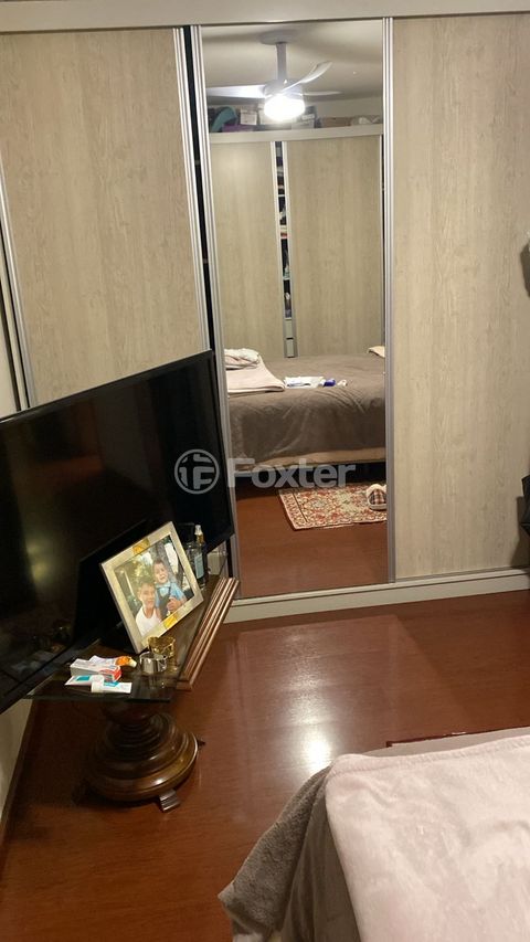 Image 6 - 888581