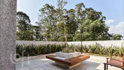 Image 11 - 888586