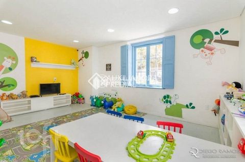 Image 11 - 888589