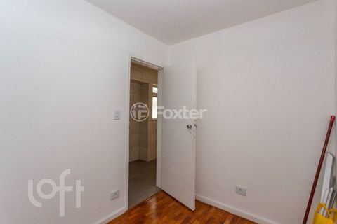 Image 17 - 888595