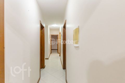 Image 16 - 888598
