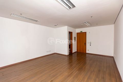 Image 5 - 888614
