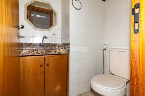 Image 8 - 888614
