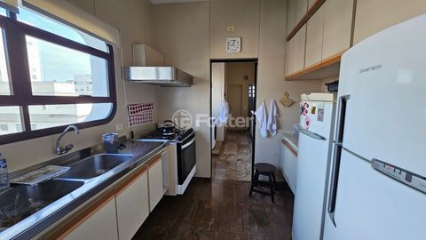 Image 9 - 888621