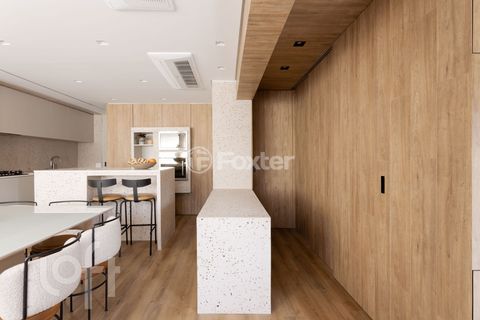 Image 8 - 888628