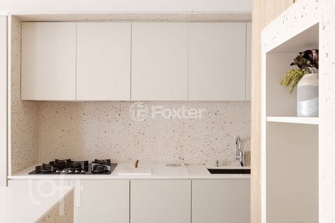 Image 9 - 888628