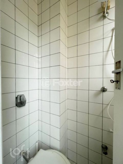 Image 9 - 888629