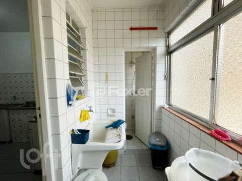 Image 8 - 888629