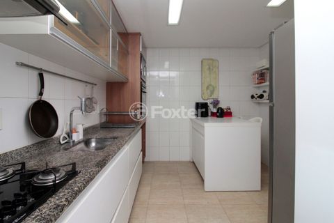 Image 7 - 888649
