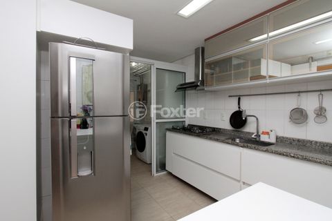 Image 8 - 888649
