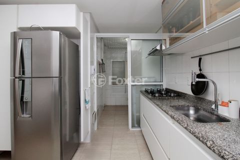 Image 9 - 888649