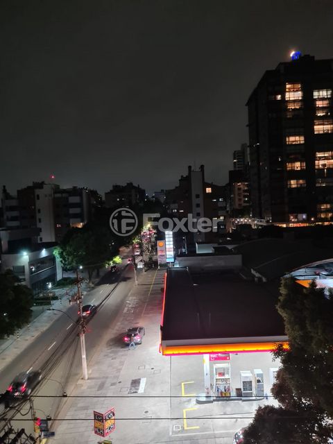Image 6 - 888651