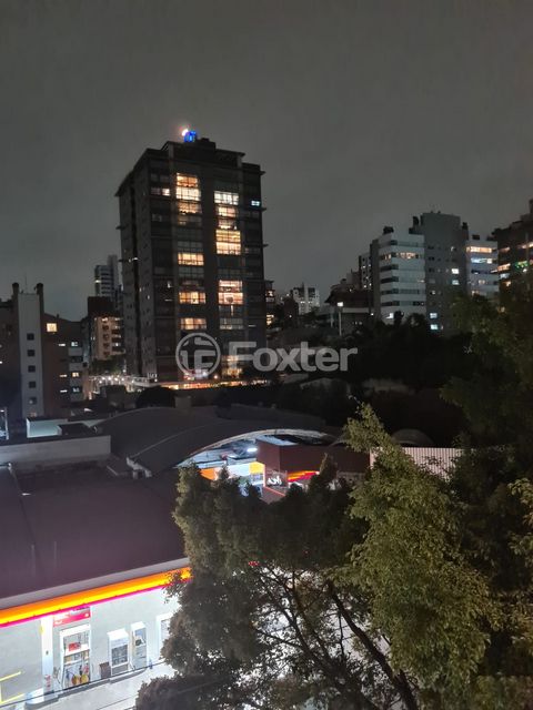 Image 5 - 888651