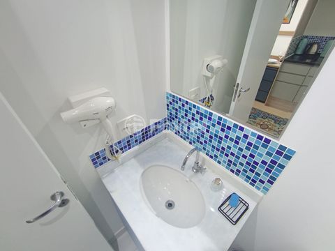 Image 9 - 888661