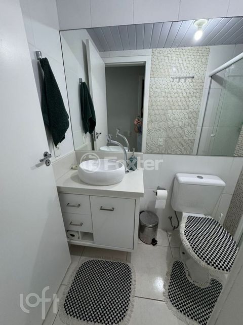 Image 11 - 888662