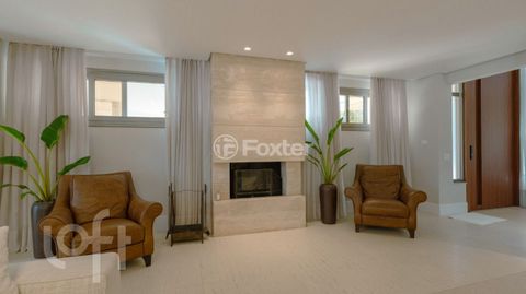 Image 6 - 888666