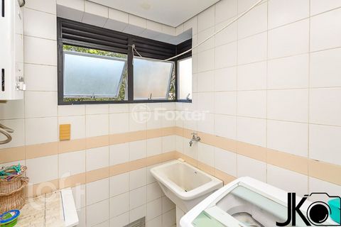 Image 9 - 888671