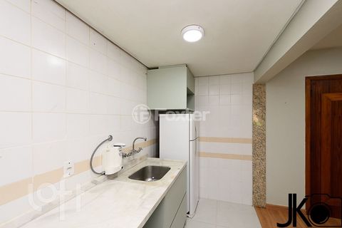 Image 10 - 888671