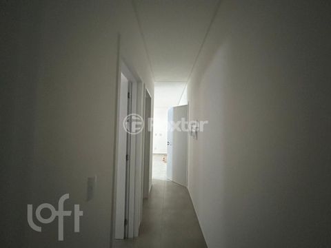Image 17 - 888674
