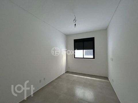 Image 16 - 888674