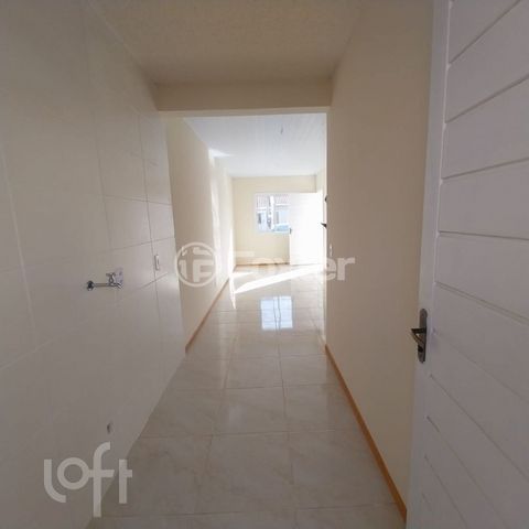 Image 6 - 888675