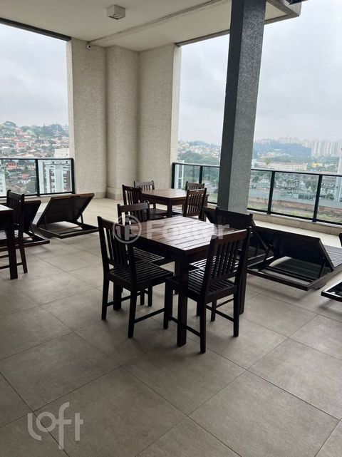 Image 15 - 888679