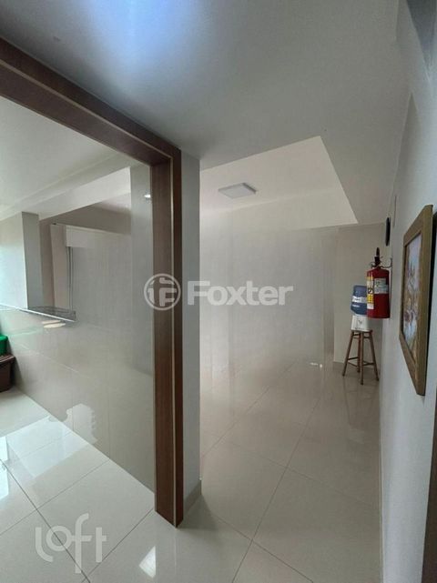 Image 14 - 888680