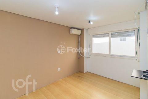 Image 9 - 888683