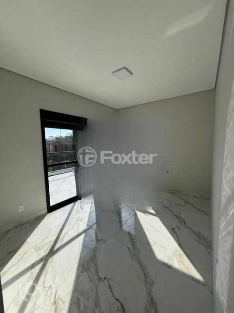 Image 17 - 888689