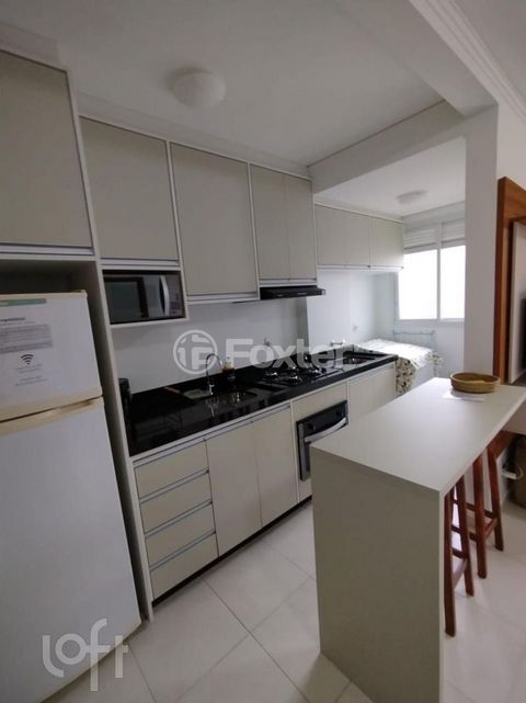 Image 7 - 888696