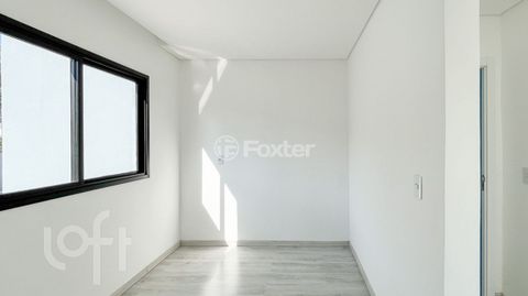 Image 17 - 888758